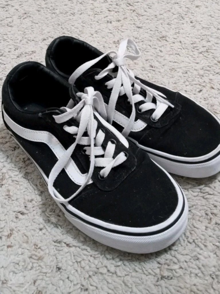 Vans Old Skool Black/White Classic Womens 6.5 Mens 4 Skateboarding Casual Preppy
